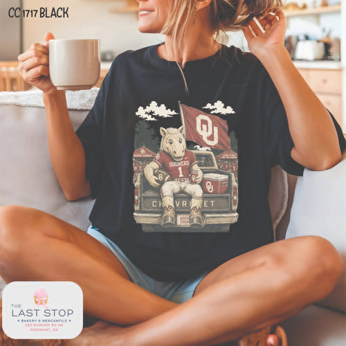 OU Sooners tailgate truck graphic tee in black